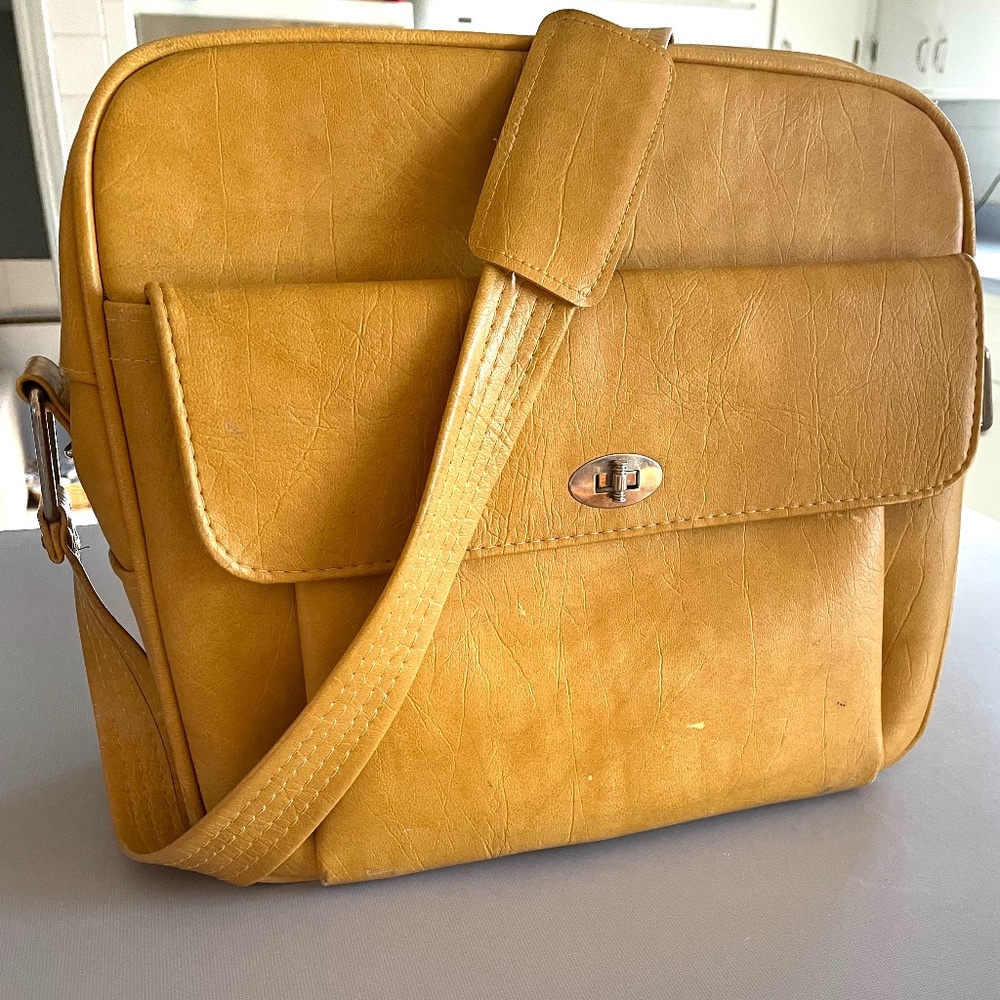 Vintage leather Samsonite bag